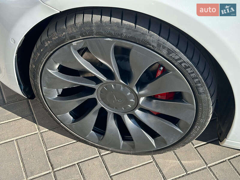 Седан Tesla Model 3 2021 в Одесі