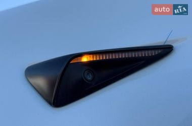 Седан Tesla Model 3 2021 в Ровно