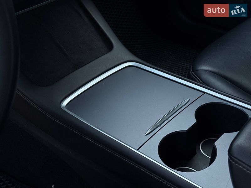 Седан Tesla Model 3 2021 в Рівному фото 35 Седан Tesla Model 3 2021 в Рівному