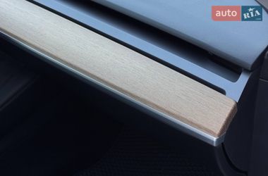 Седан Tesla Model 3 2021 в Ровно