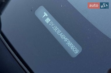Седан Tesla Model 3 2021 в Ровно