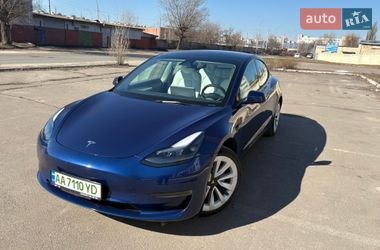 Седан Tesla Model 3 2022 в Киеве