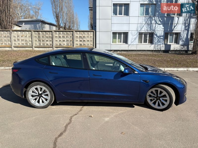 Седан Tesla Model 3 2022 в Києві