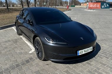 Седан Tesla Model 3 2025 в Тульчине