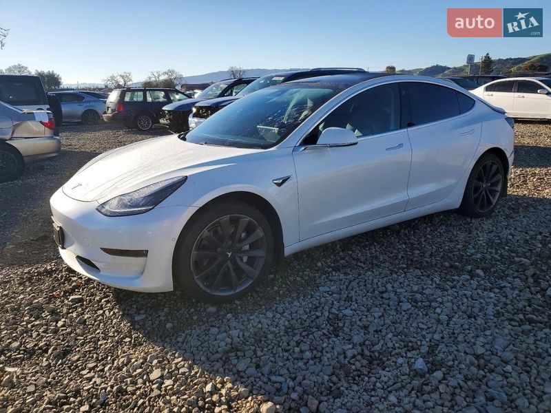 Tesla Model 3 2020