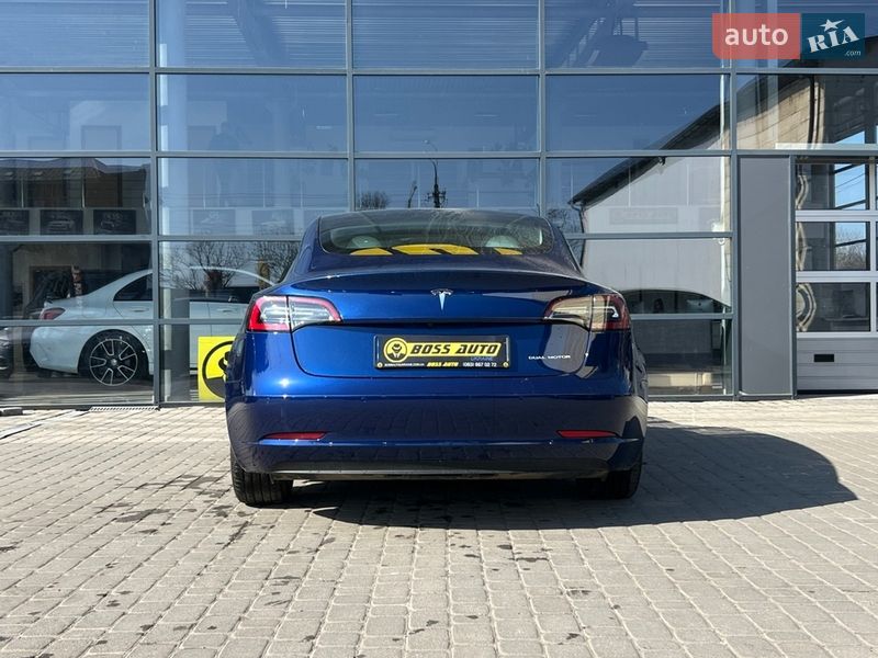 Седан Tesla Model 3 2020 в Ивано-Франковске