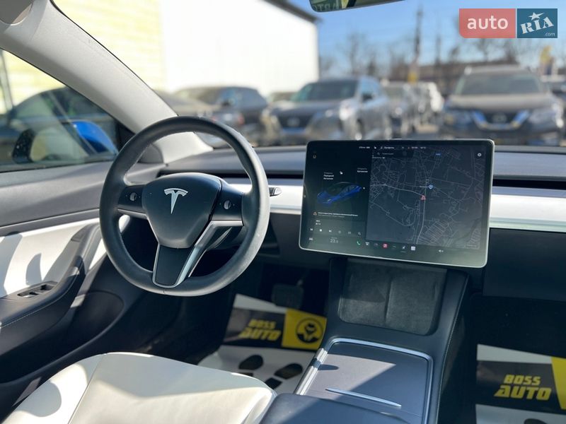 Седан Tesla Model 3 2020 в Ивано-Франковске