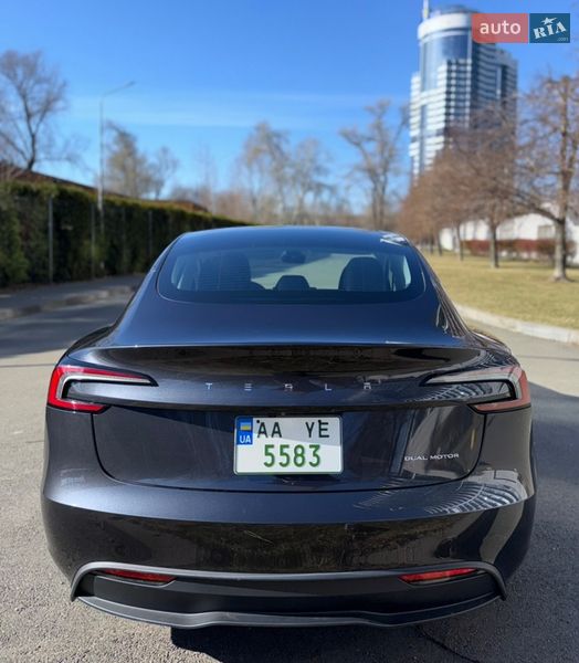 Седан Tesla Model 3 2025 в Киеве