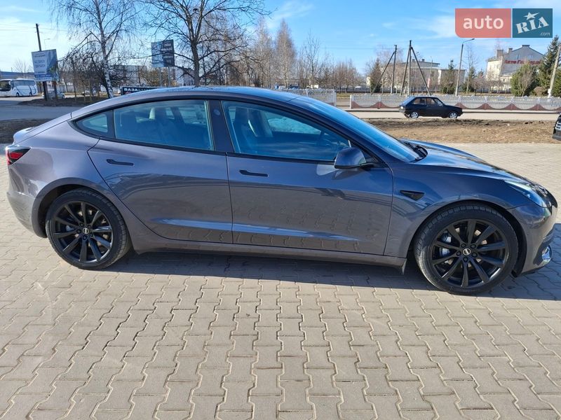 Седан Tesla Model 3 2022 в Ивано-Франковске
