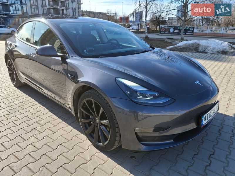 Седан Tesla Model 3 2022 в Ивано-Франковске