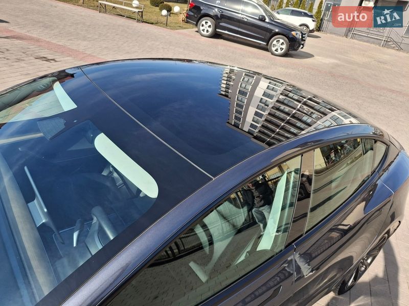Седан Tesla Model 3 2022 в Ивано-Франковске