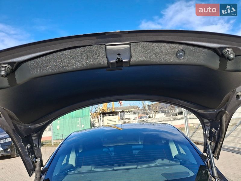 Седан Tesla Model 3 2022 в Ивано-Франковске