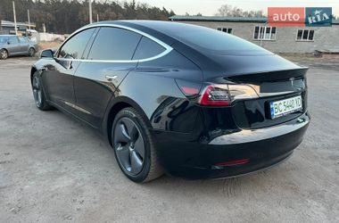 Седан Tesla Model 3 2020 в Радивиліві