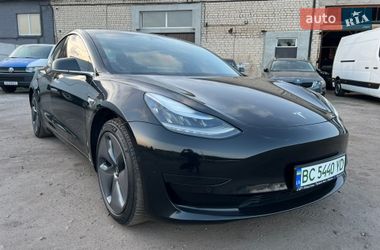 Седан Tesla Model 3 2020 в Радивиліві