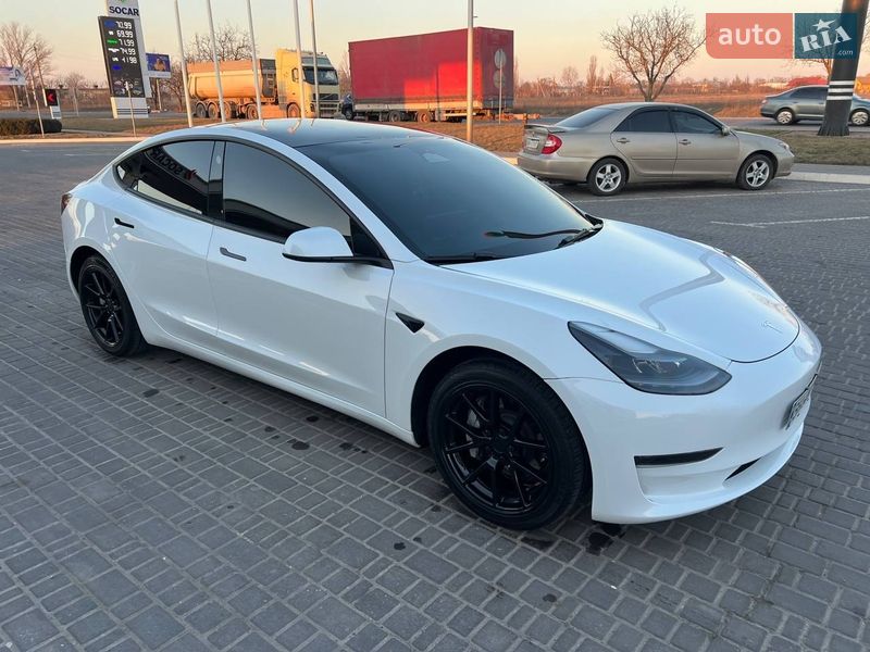 Седан Tesla Model 3 2022 в Одессе