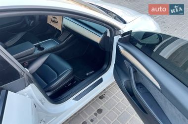 Седан Tesla Model 3 2022 в Одессе