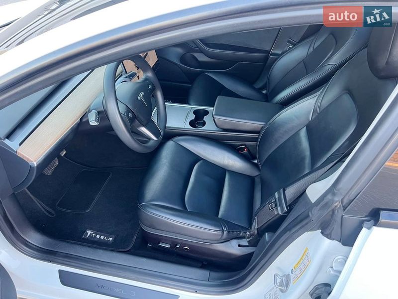 Седан Tesla Model 3 2022 в Одессе