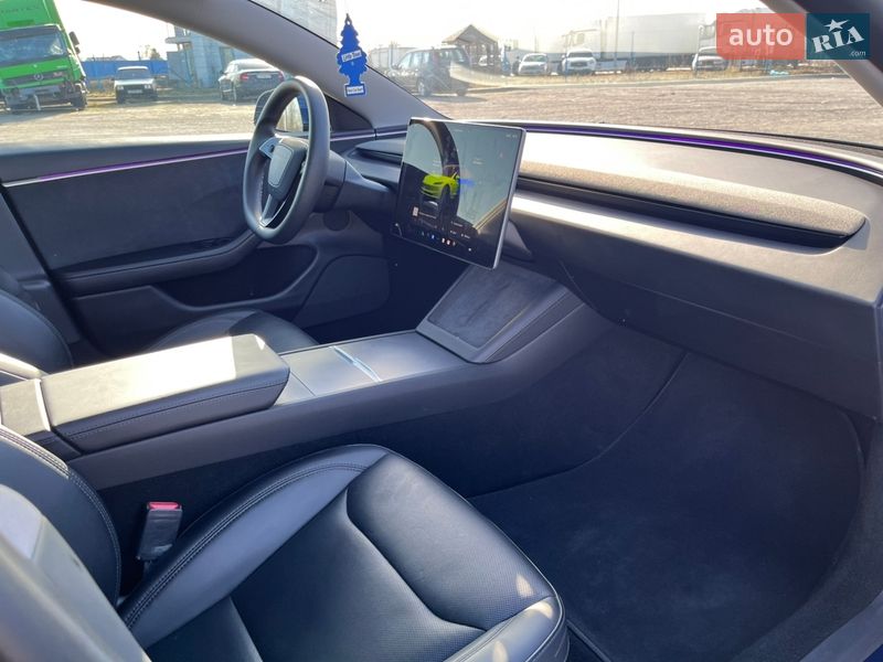 Седан Tesla Model 3 2024 в Борисполе