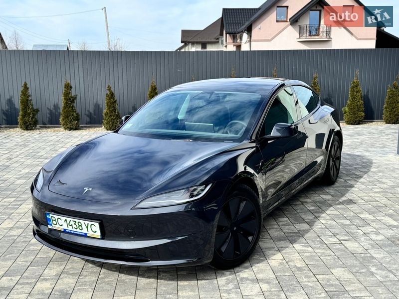 Седан Tesla Model 3 2024 в Стрые