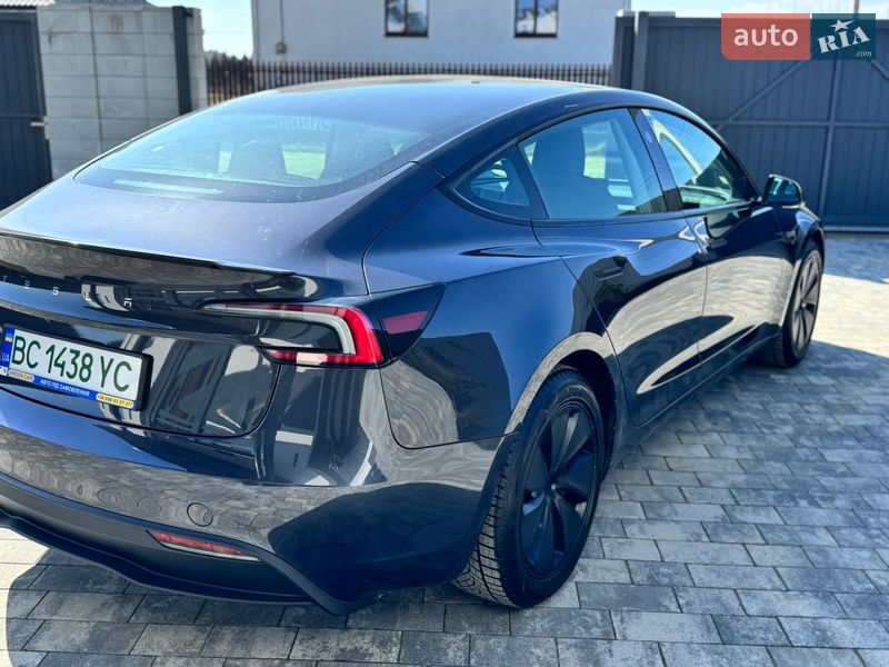 Седан Tesla Model 3 2024 в Стрые