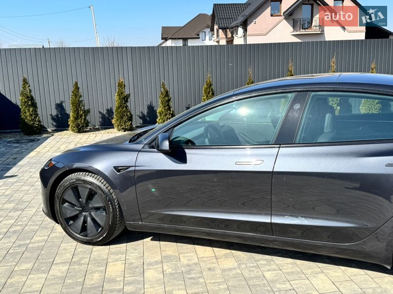 Седан Tesla Model 3 2024 в Стрые