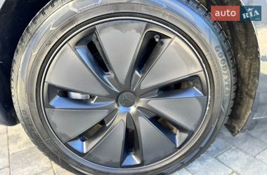 Седан Tesla Model 3 2024 в Стрые