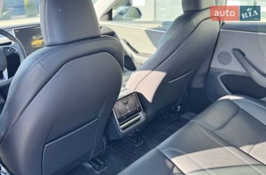 Седан Tesla Model 3 2024 в Стрые