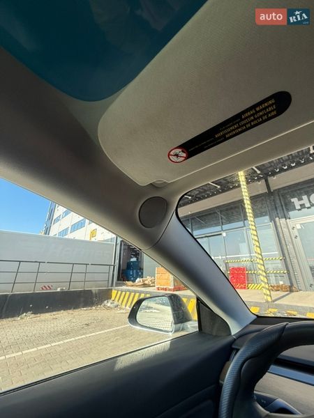 Седан Tesla Model 3 2019 в Ворзеле