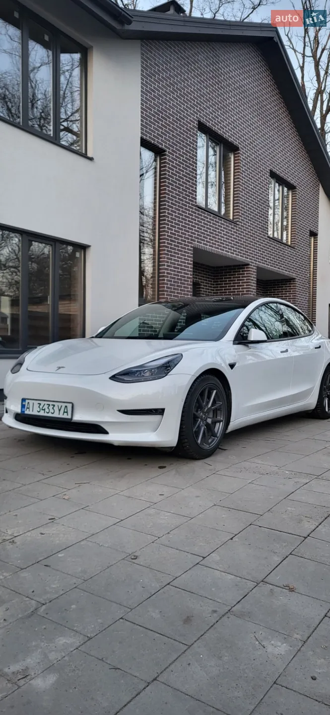 2022 Tesla Model 3 - фото 1
