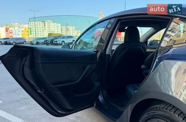 Седан Tesla Model 3 2021 в Виннице