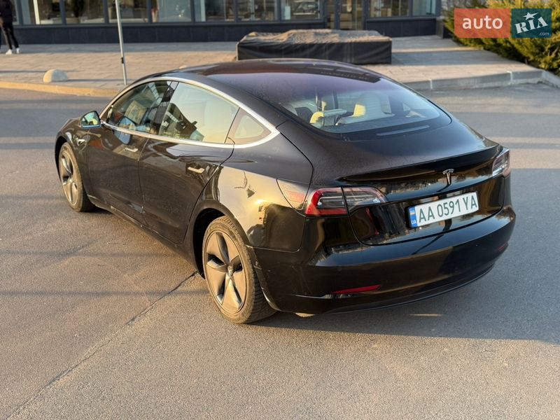 Седан Tesla Model 3 2019 в Киеве