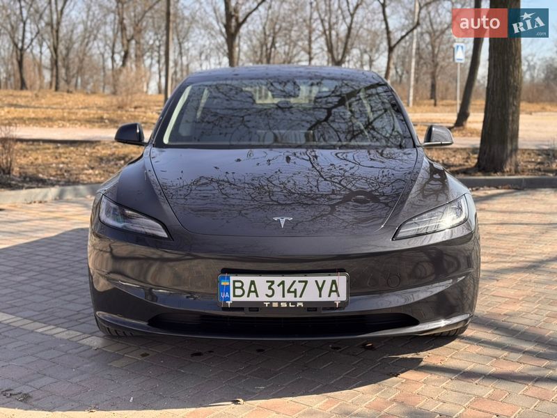 Седан Tesla Model 3 2024 в Кропивницькому