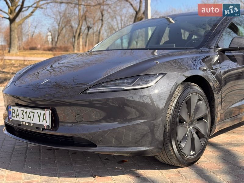 Седан Tesla Model 3 2024 в Кропивницькому