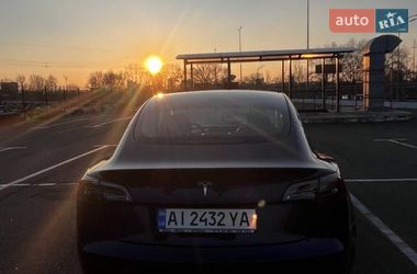 Седан Tesla Model 3 2021 в Киеве