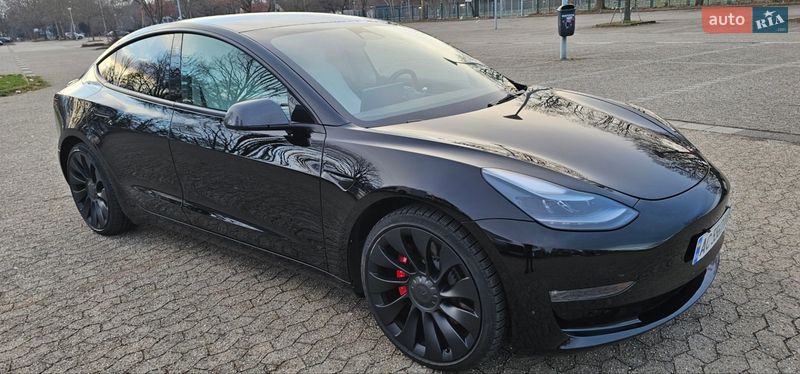 Седан Tesla Model 3 2022 в Львове