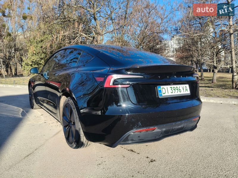 Седан Tesla Model 3 2024 в Києві