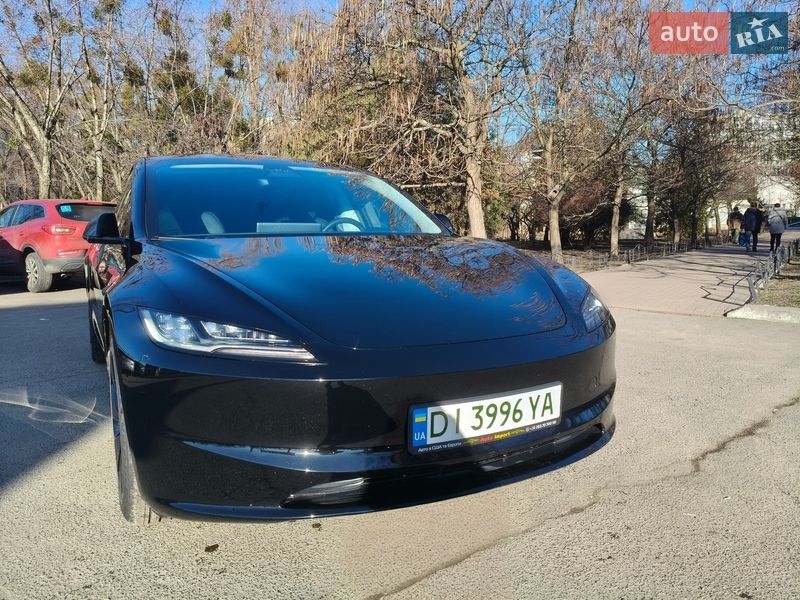 Седан Tesla Model 3 2024 в Киеве