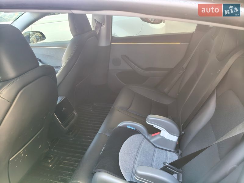 Седан Tesla Model 3 2024 в Києві
