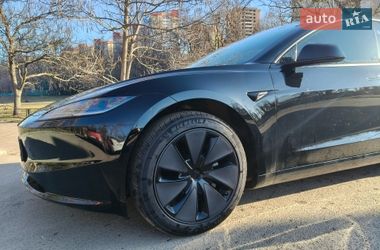 Седан Tesla Model 3 2024 в Киеве