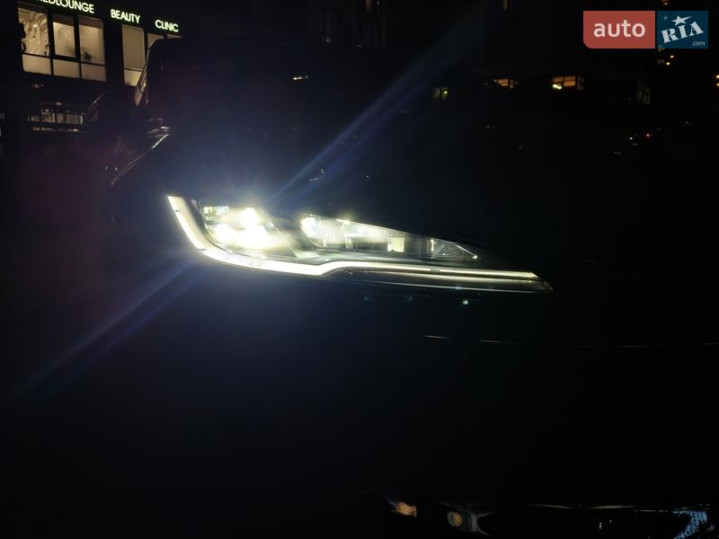 Седан Tesla Model 3 2024 в Киеве