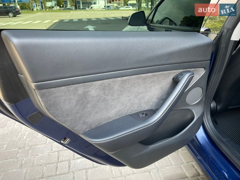 Седан Tesla Model 3 2022 в Львове фото 28 Седан Tesla Model 3 2022 в Львове