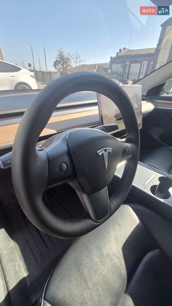 Седан Tesla Model 3 2023 в Кропивницькому