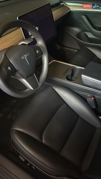 Седан Tesla Model 3 2022 в Ивано-Франковске
