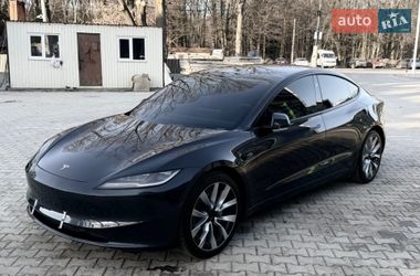 Седан Tesla Model 3 2024 в Виннице