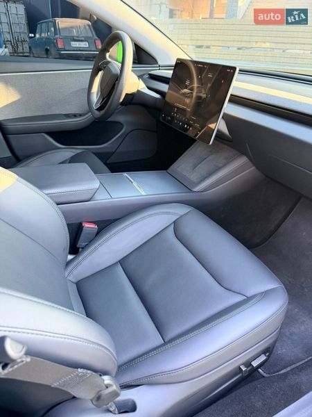 Седан Tesla Model 3 2024 в Виннице