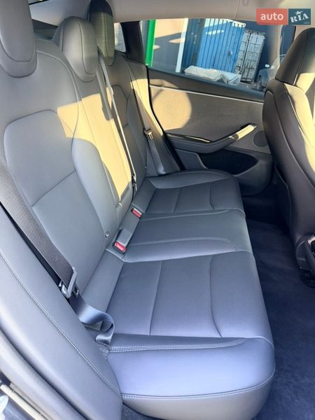 Седан Tesla Model 3 2024 в Виннице