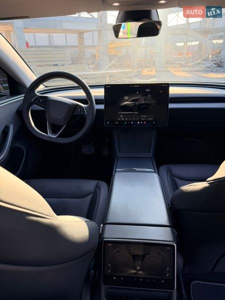Седан Tesla Model 3 2024 в Виннице