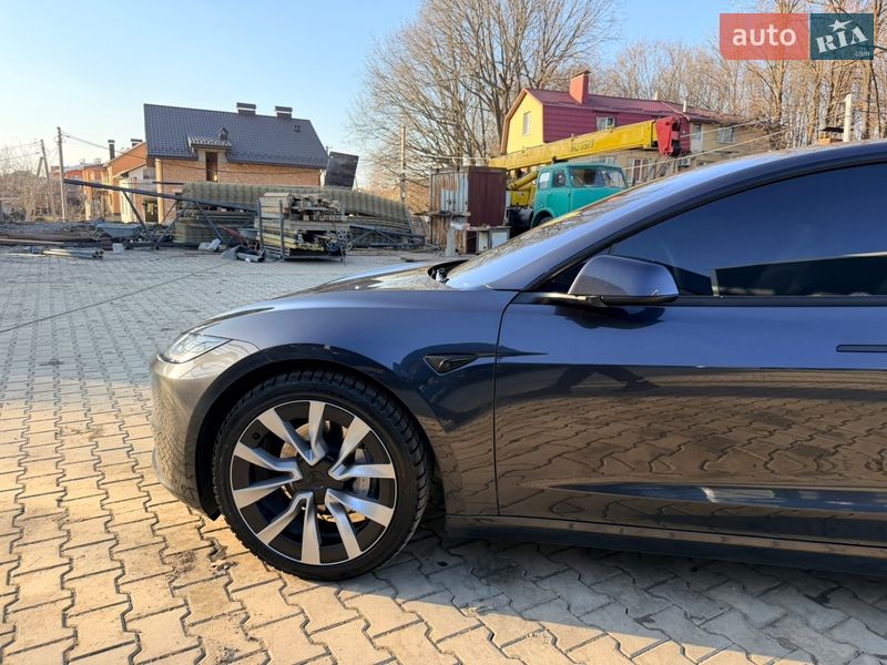 Седан Tesla Model 3 2024 в Виннице