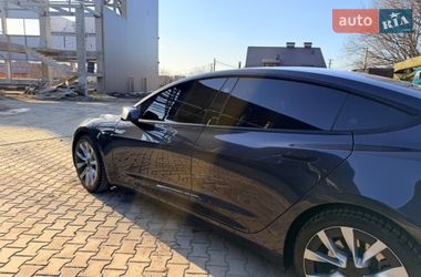 Седан Tesla Model 3 2024 в Виннице