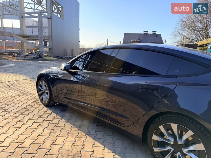 Седан Tesla Model 3 2024 в Виннице